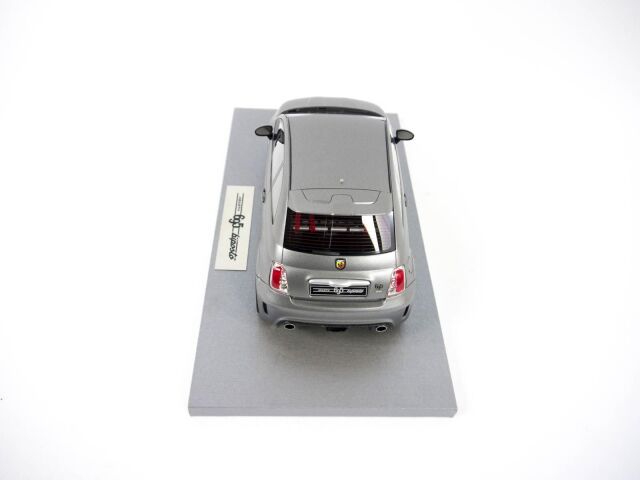 Abarth 695 BiPosto Modellauto 1:18 limitiert