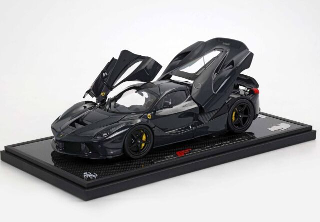 Ferrari LaFerrari Die Cast Full carbon mit carbon Sockel...